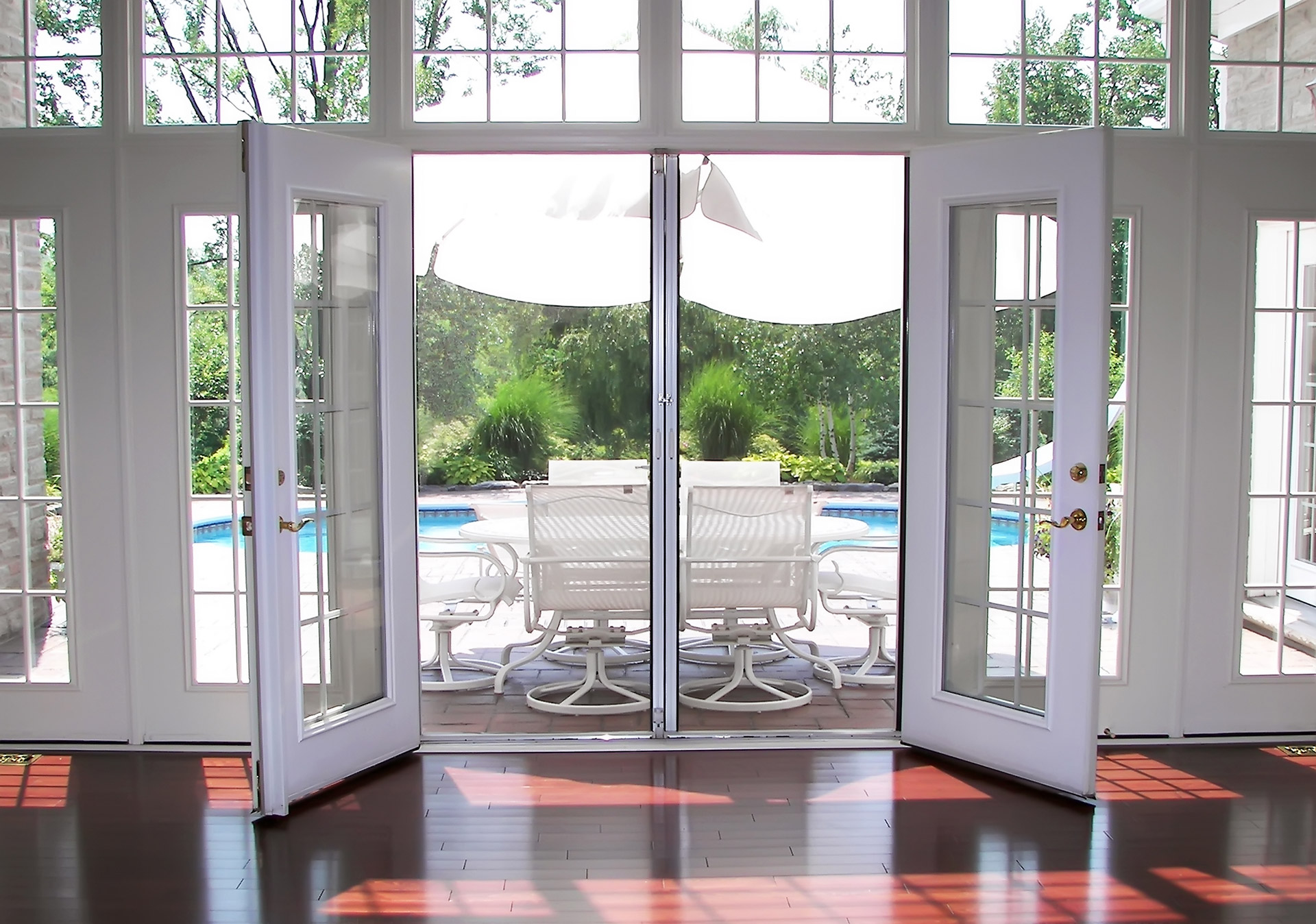 Dreamscreans Canada Motorized Tractable Screens / Screen Doors